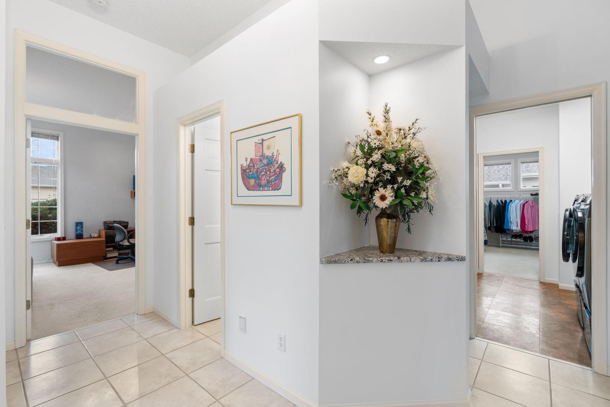 23-web-or-mls-12525 42nd Ave N-23.jpg