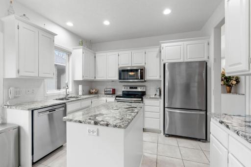 12525 42nd Avenue N, Plymouth, MN 55441