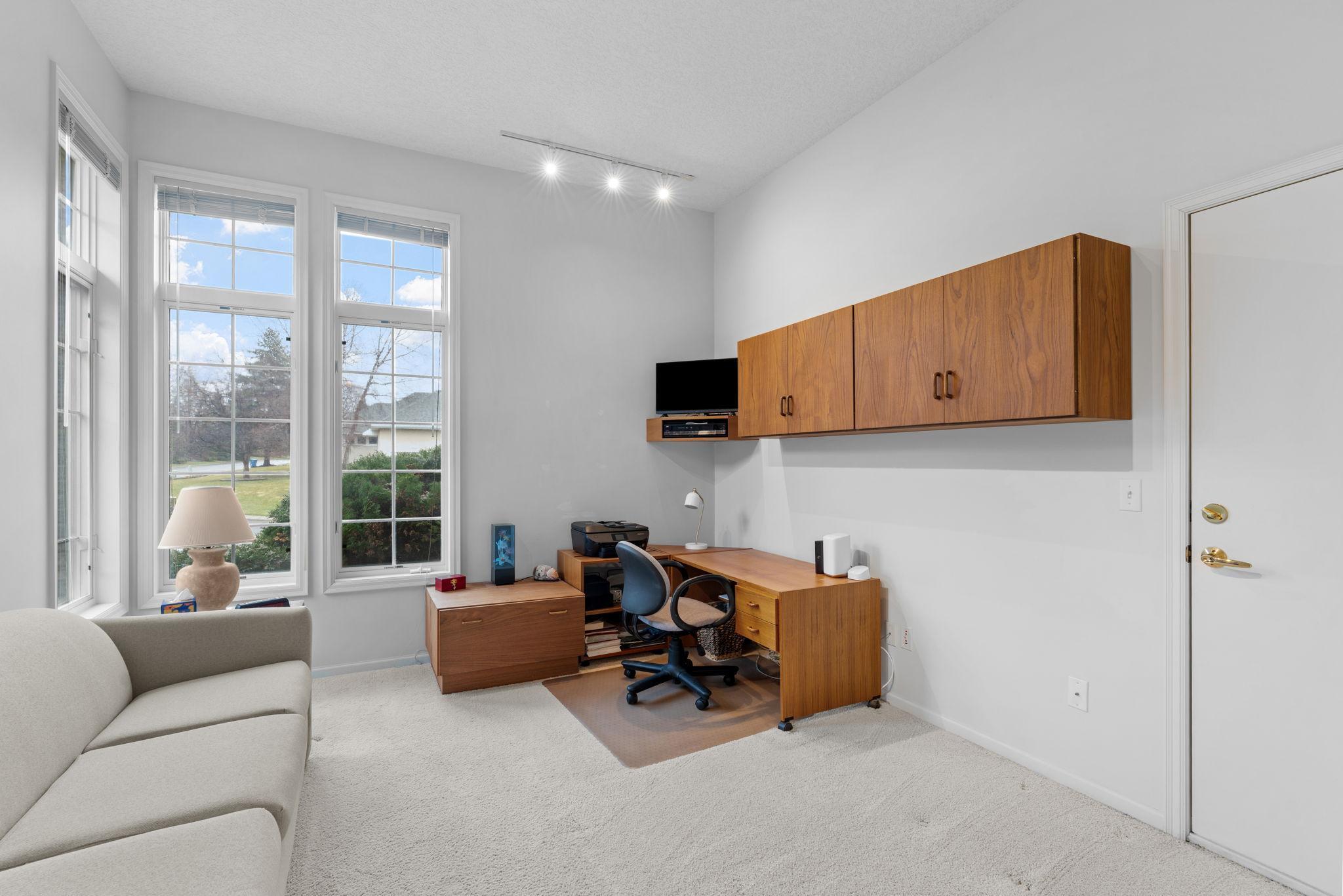 48-web-or-mls-12525 42nd Ave N-48.jpg