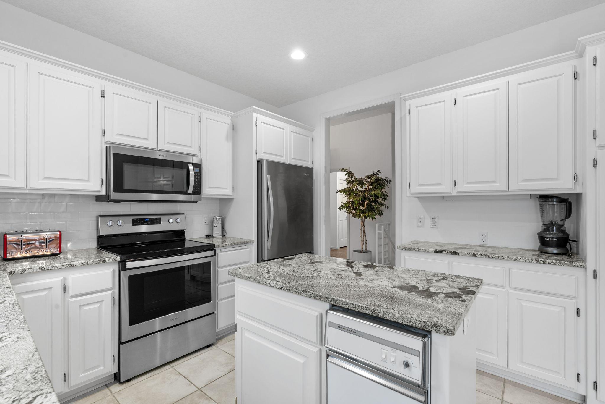 43-web-or-mls-12525 42nd Ave N-43.jpg