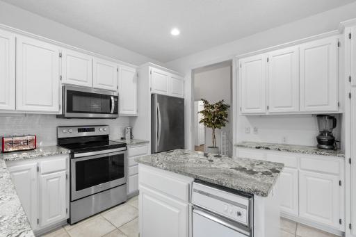 12525 42nd Avenue N, Plymouth, MN 55441