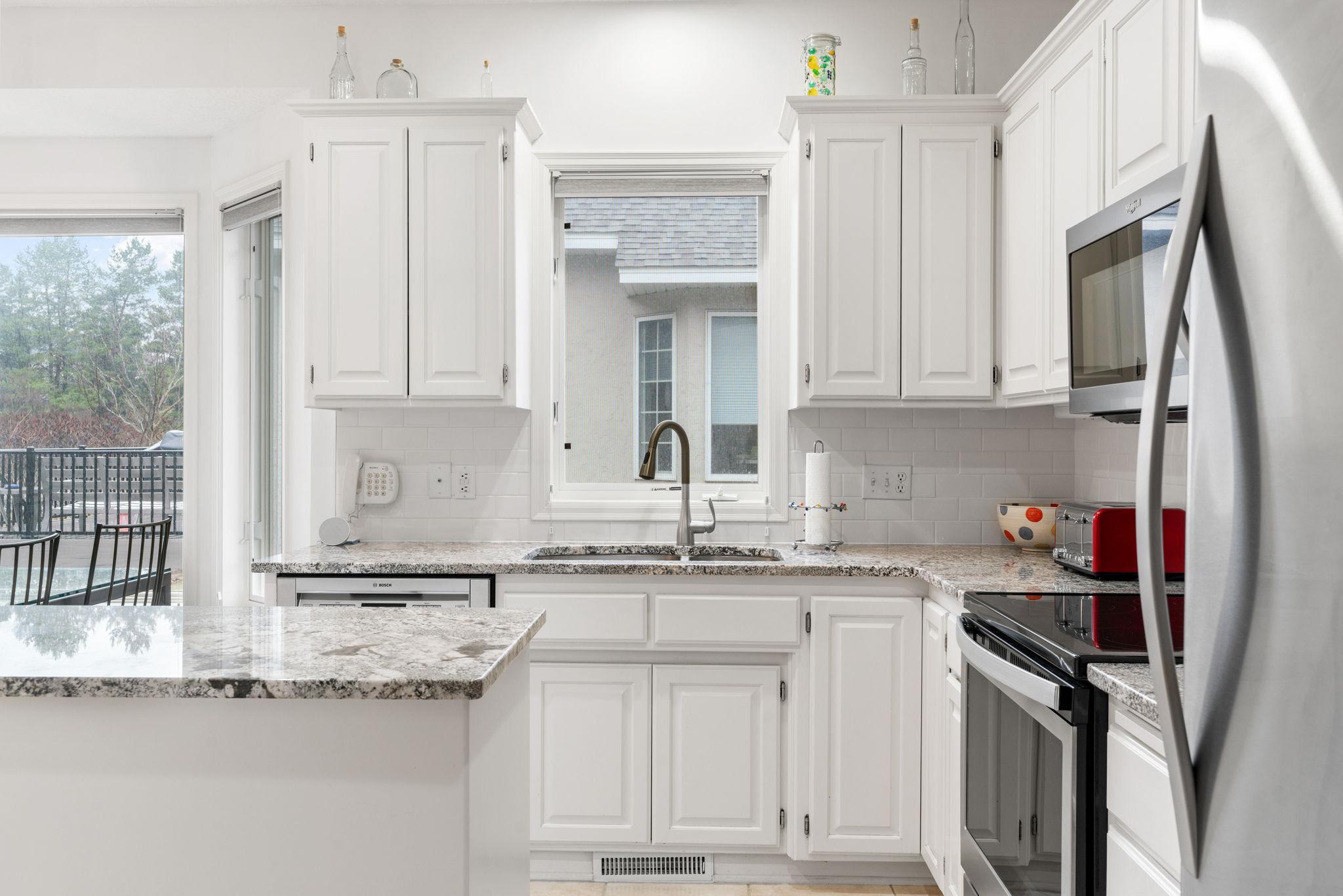 46-web-or-mls-12525 42nd Ave N-46.jpg