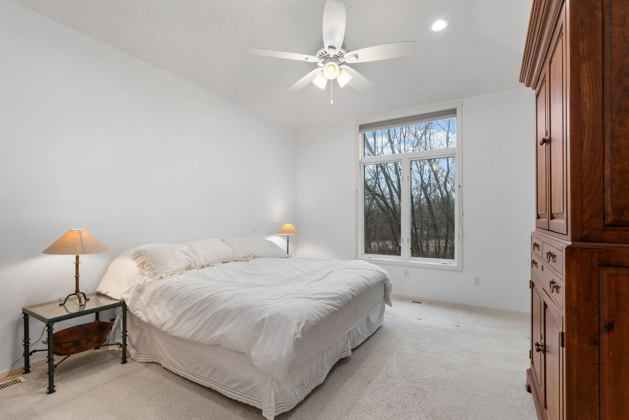 52-web-or-mls-12525 42nd Ave N-52.jpg