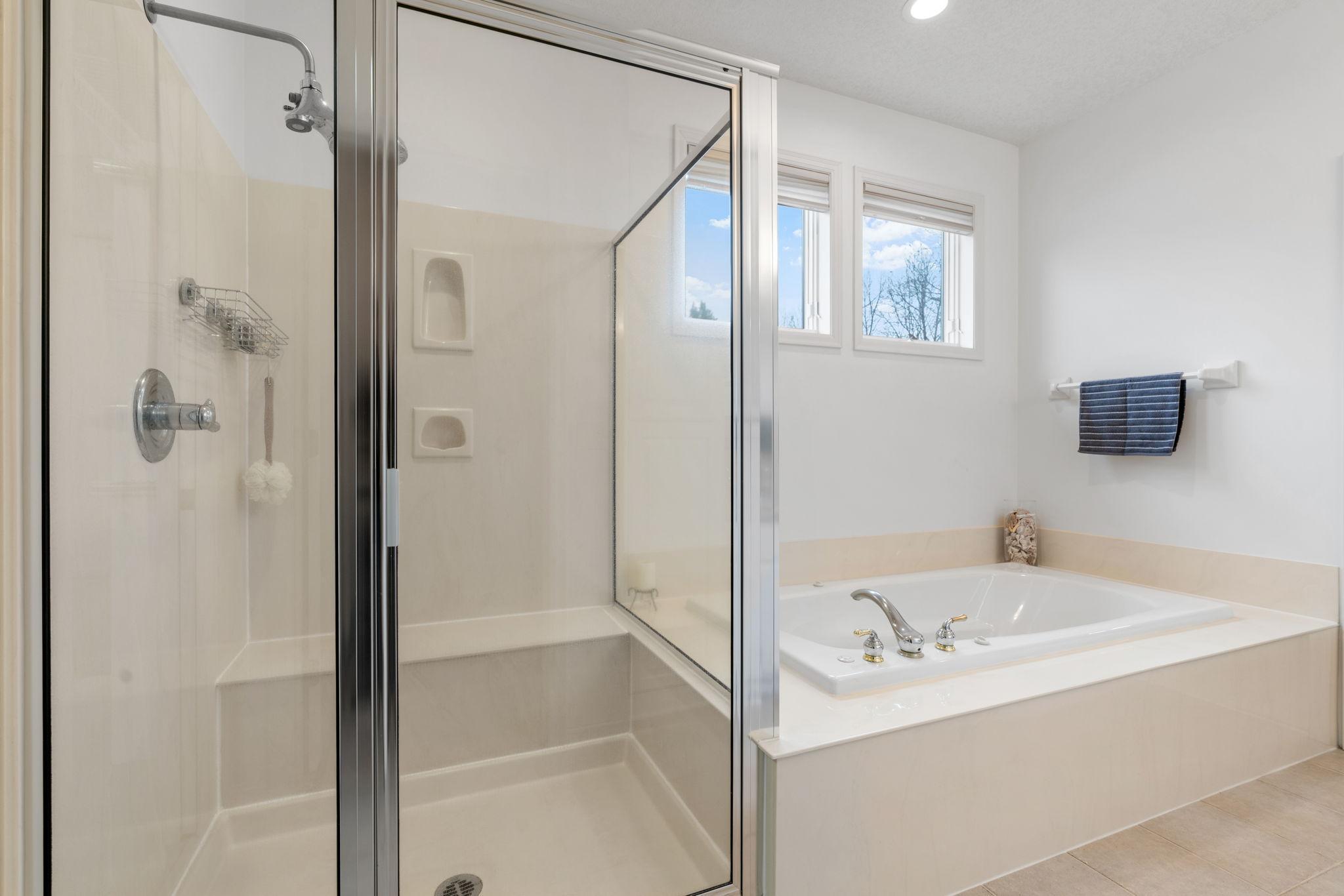 58-web-or-mls-12525 42nd Ave N-58.jpg