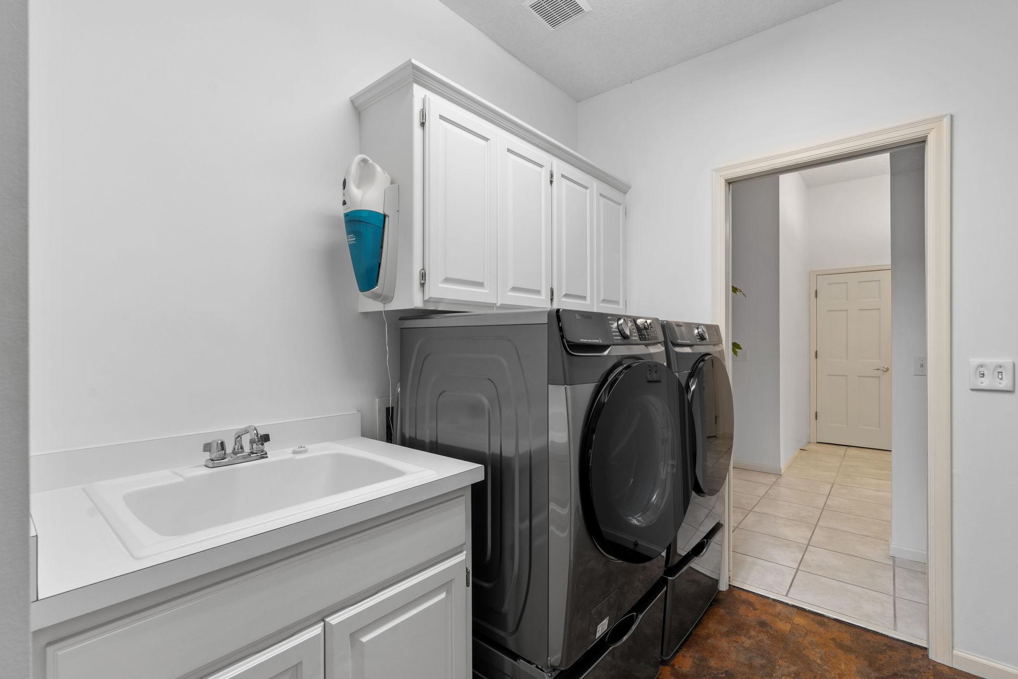 61-web-or-mls-12525 42nd Ave N-61.jpg