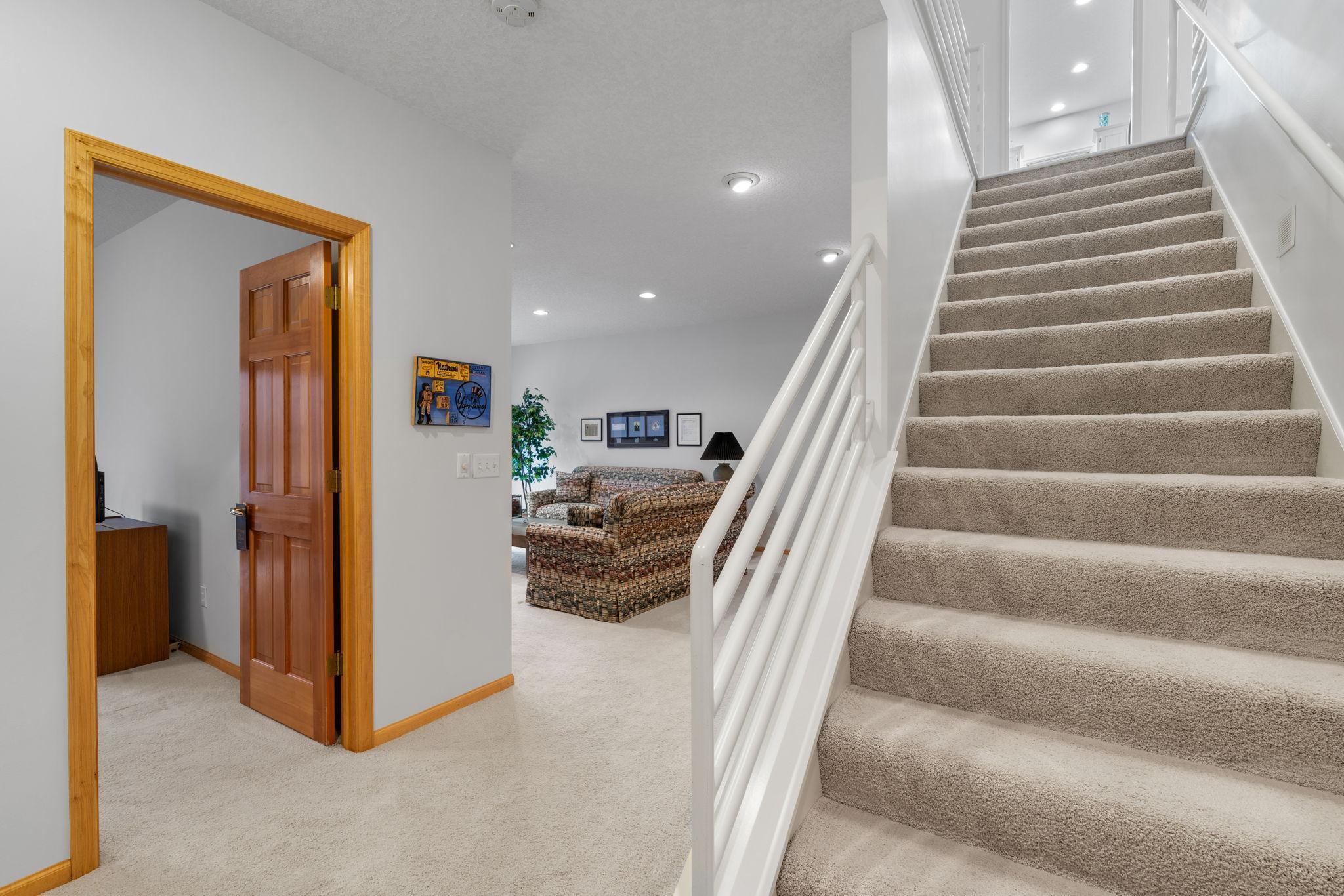 62-web-or-mls-12525 42nd Ave N-62.jpg