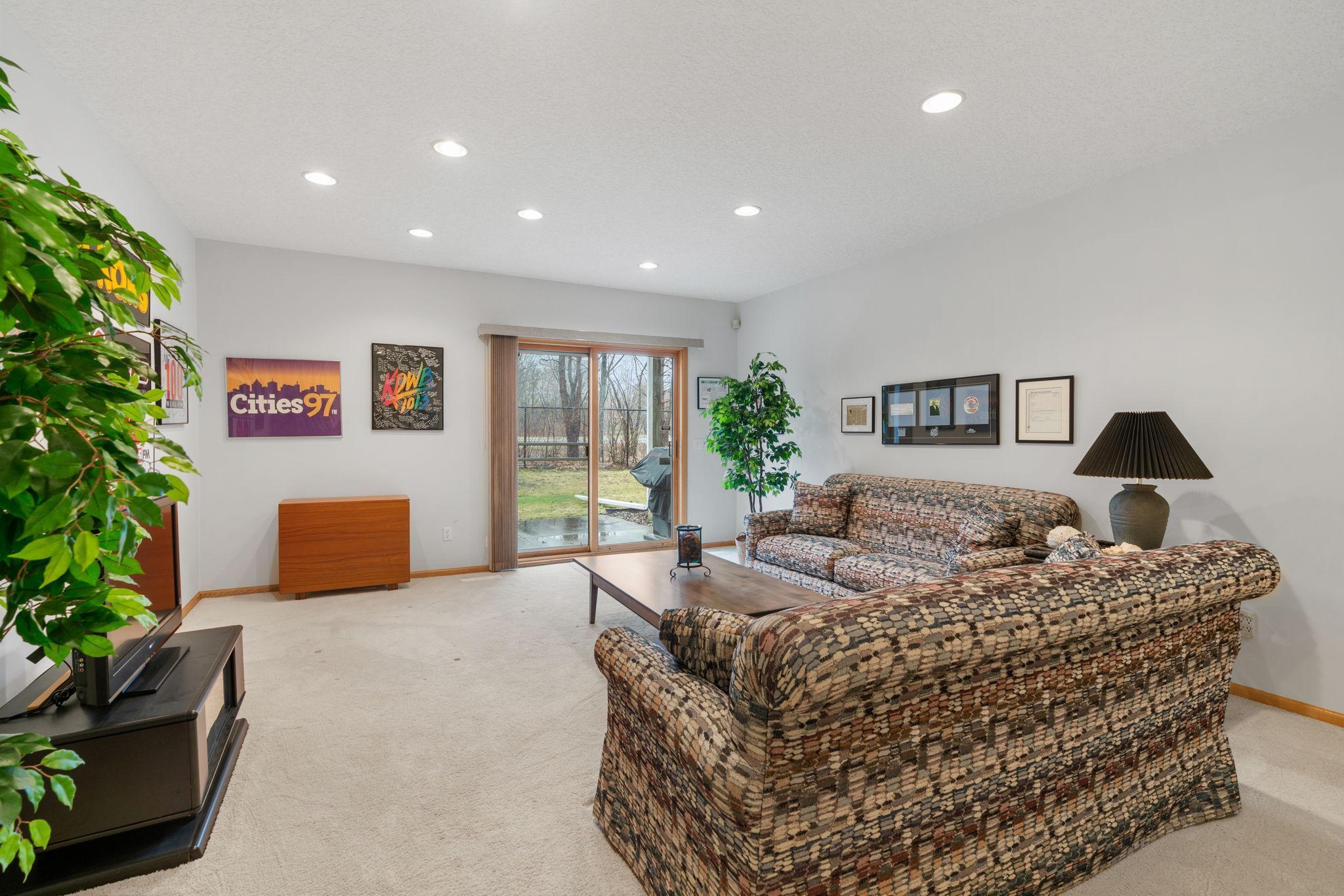 63-web-or-mls-12525 42nd Ave N-63.jpg