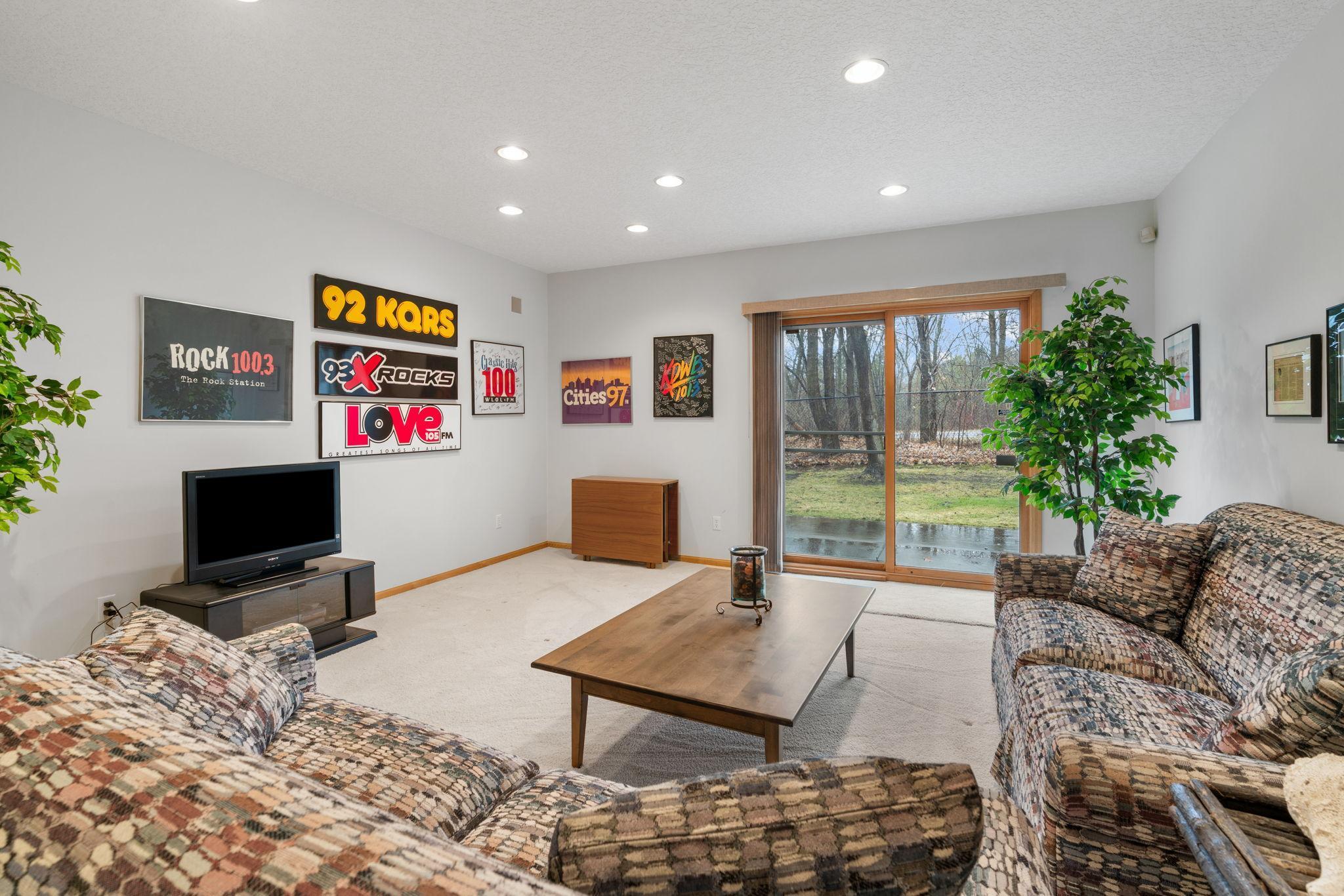 64-web-or-mls-12525 42nd Ave N-64.jpg