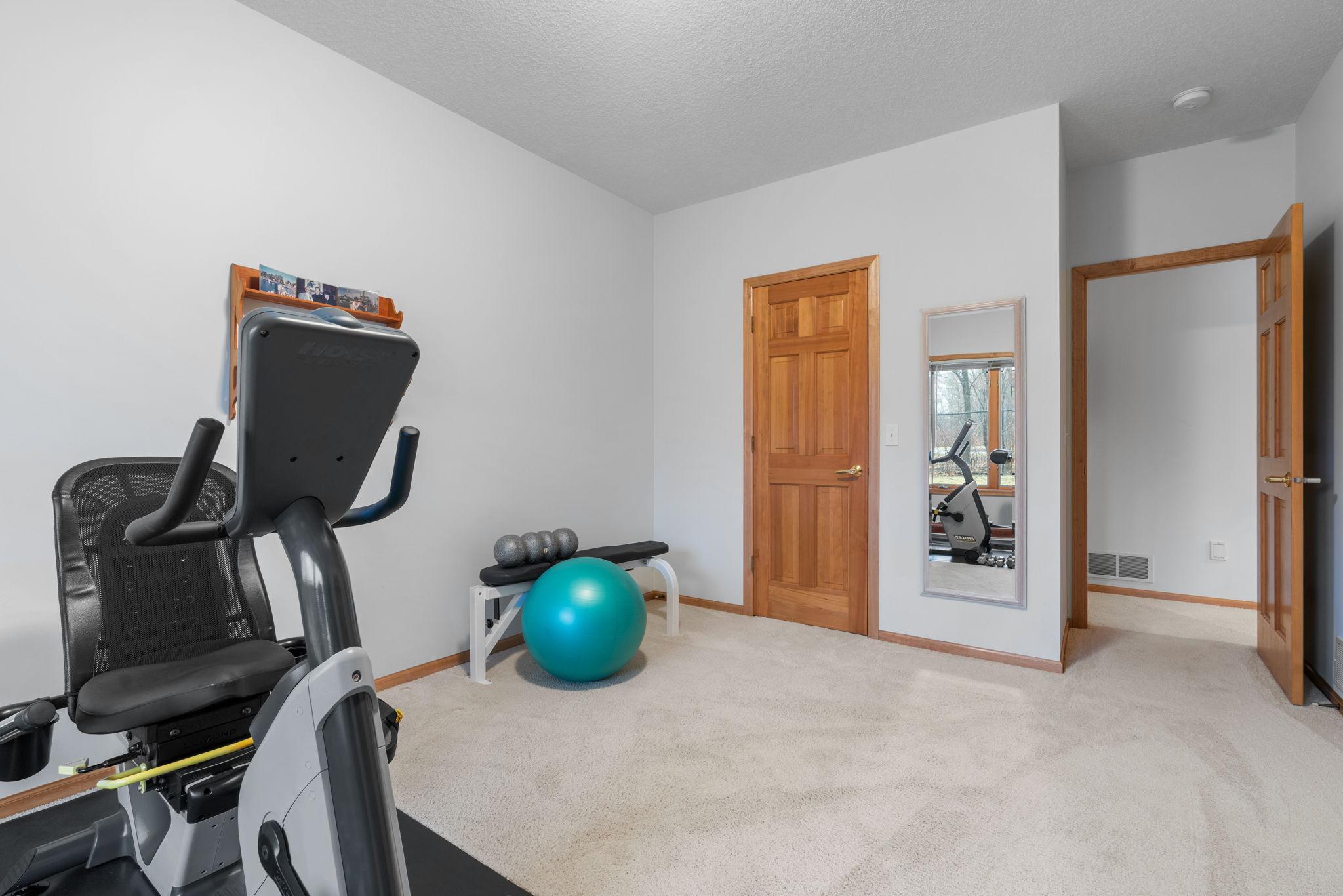 69-web-or-mls-12525 42nd Ave N-69.jpg