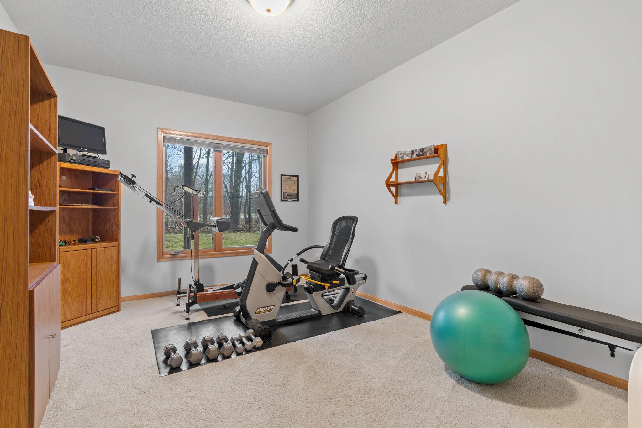 67-web-or-mls-12525 42nd Ave N-67.jpg