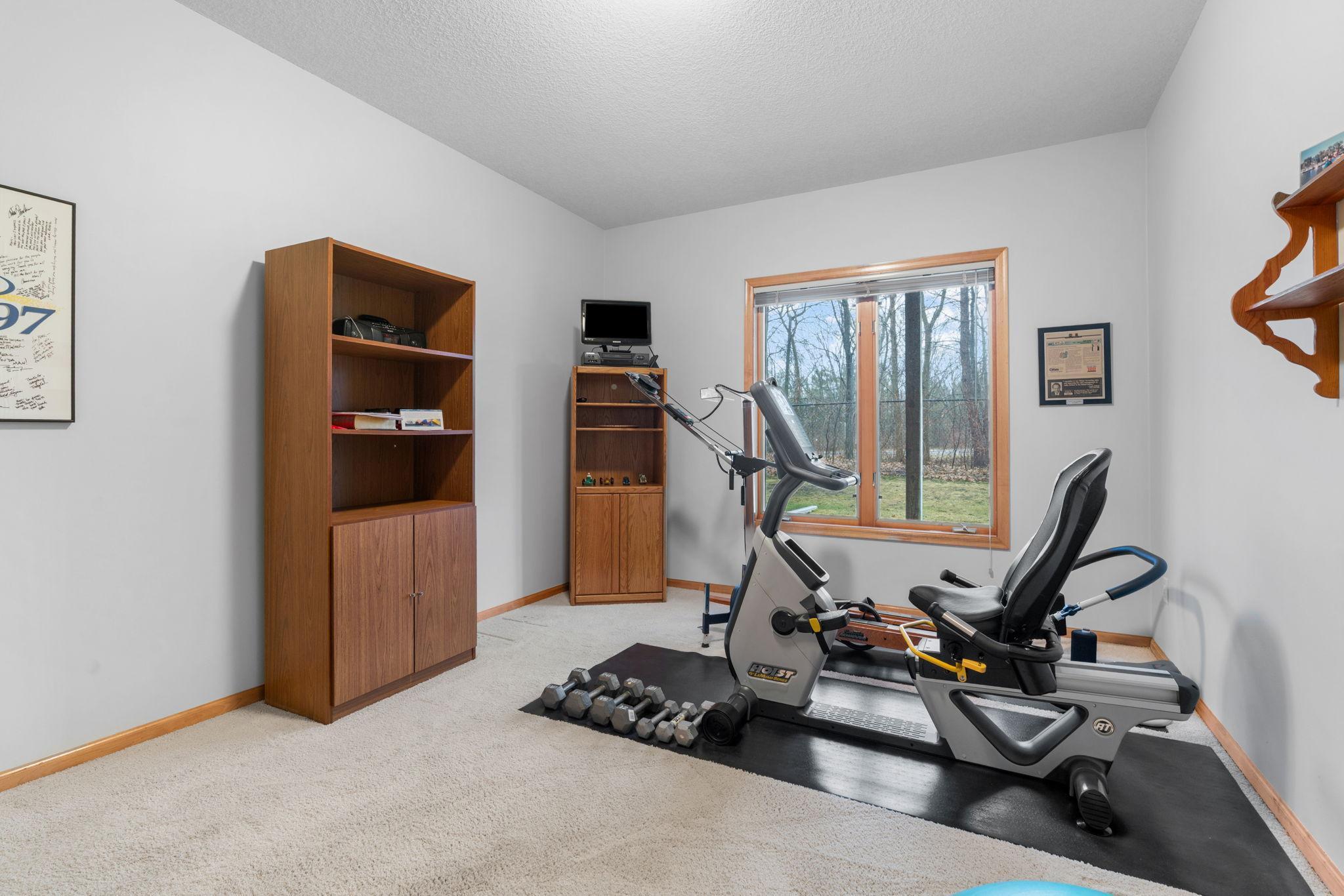 68-web-or-mls-12525 42nd Ave N-68.jpg