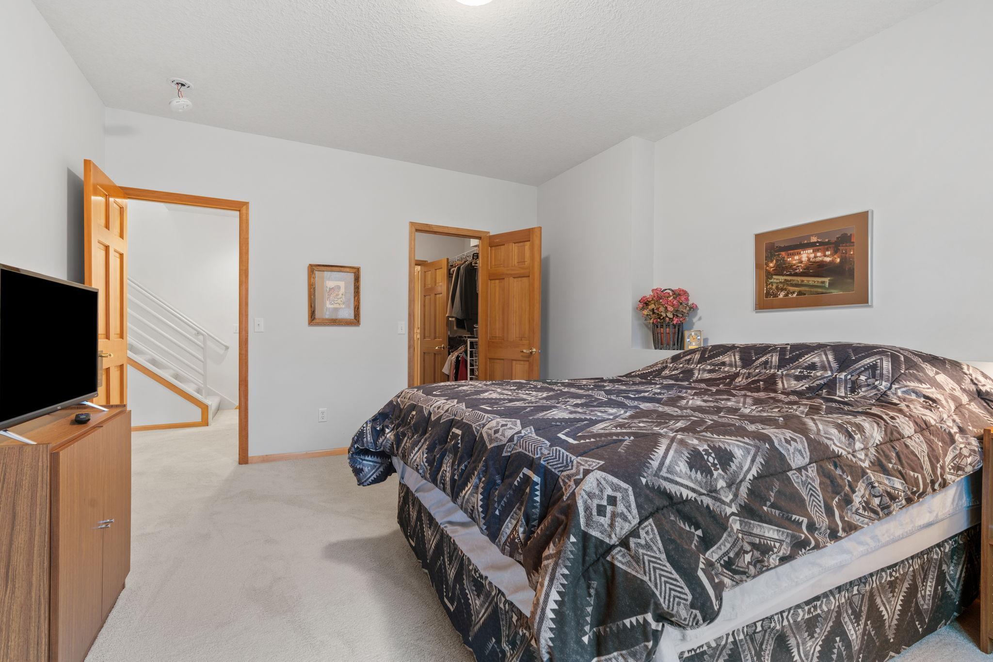 72-web-or-mls-12525 42nd Ave N-72.jpg