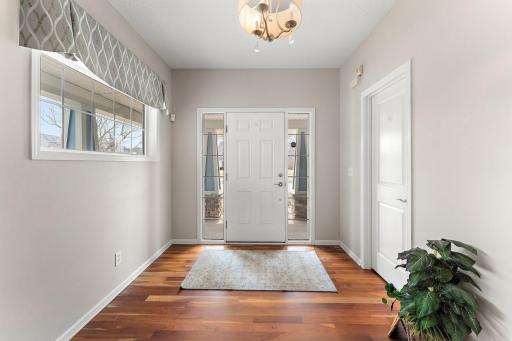 2454 Sandstone Place, Saint Paul, MN 55129