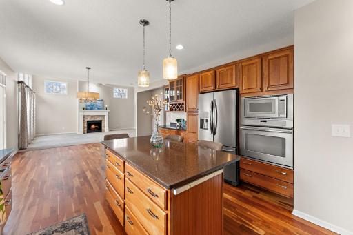2454 Sandstone Place, Saint Paul, MN 55129