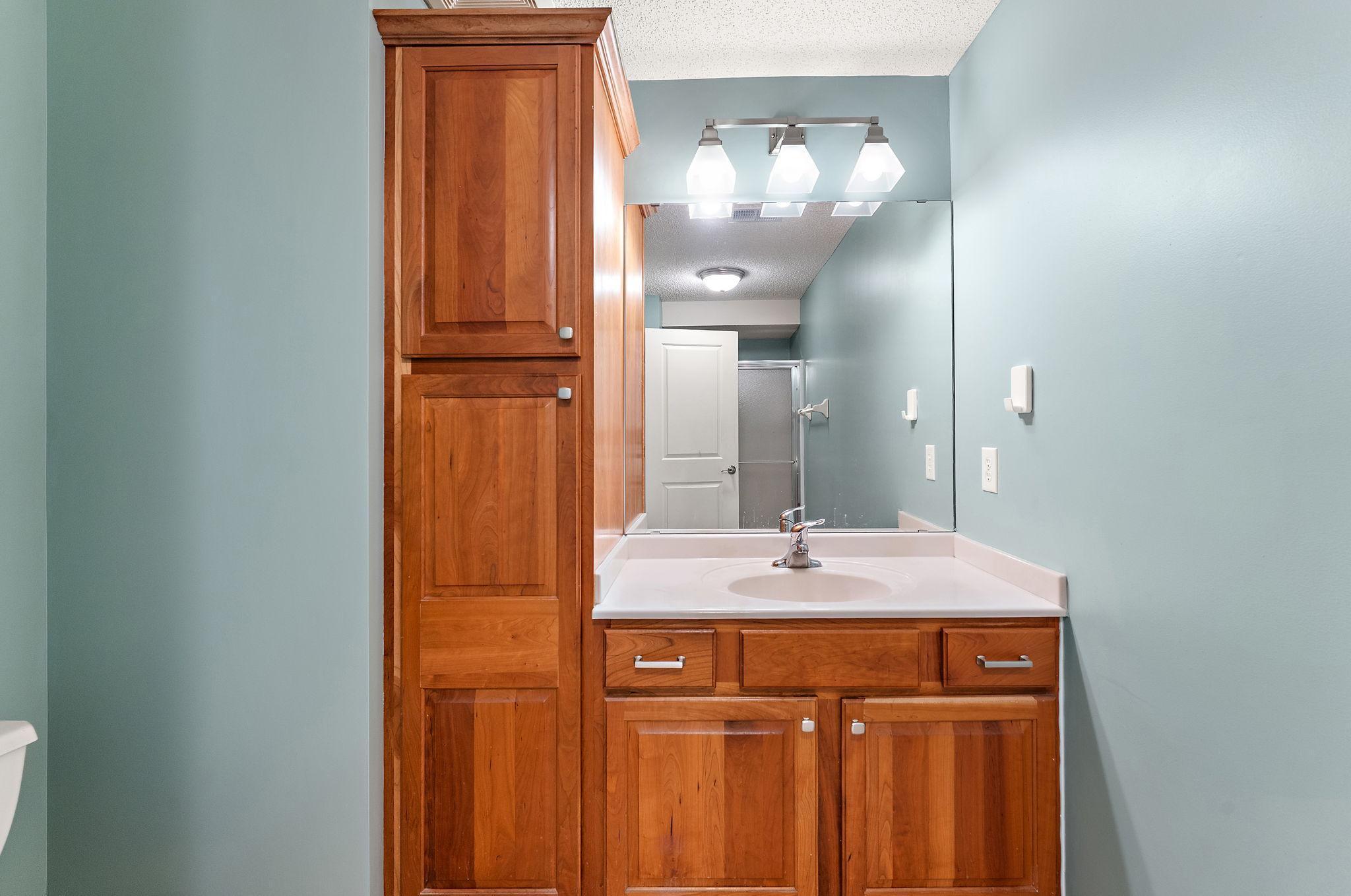 Owners Bath detail 2.jpg