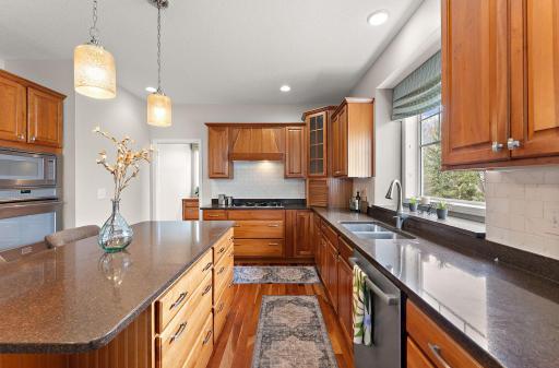 2454 Sandstone Place, Saint Paul, MN 55129