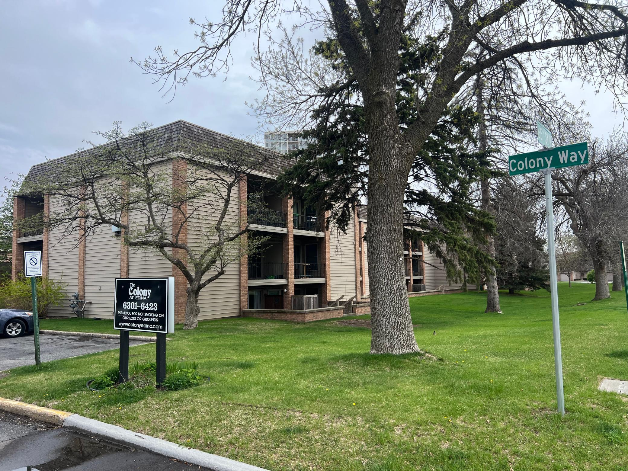 Welcome to 6423 Colony Way!