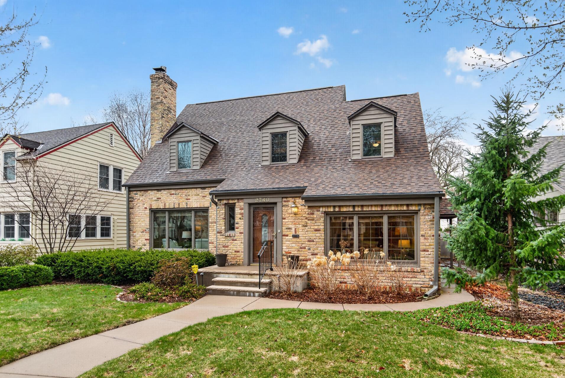 Welcome to 2740 Drew Ave S!