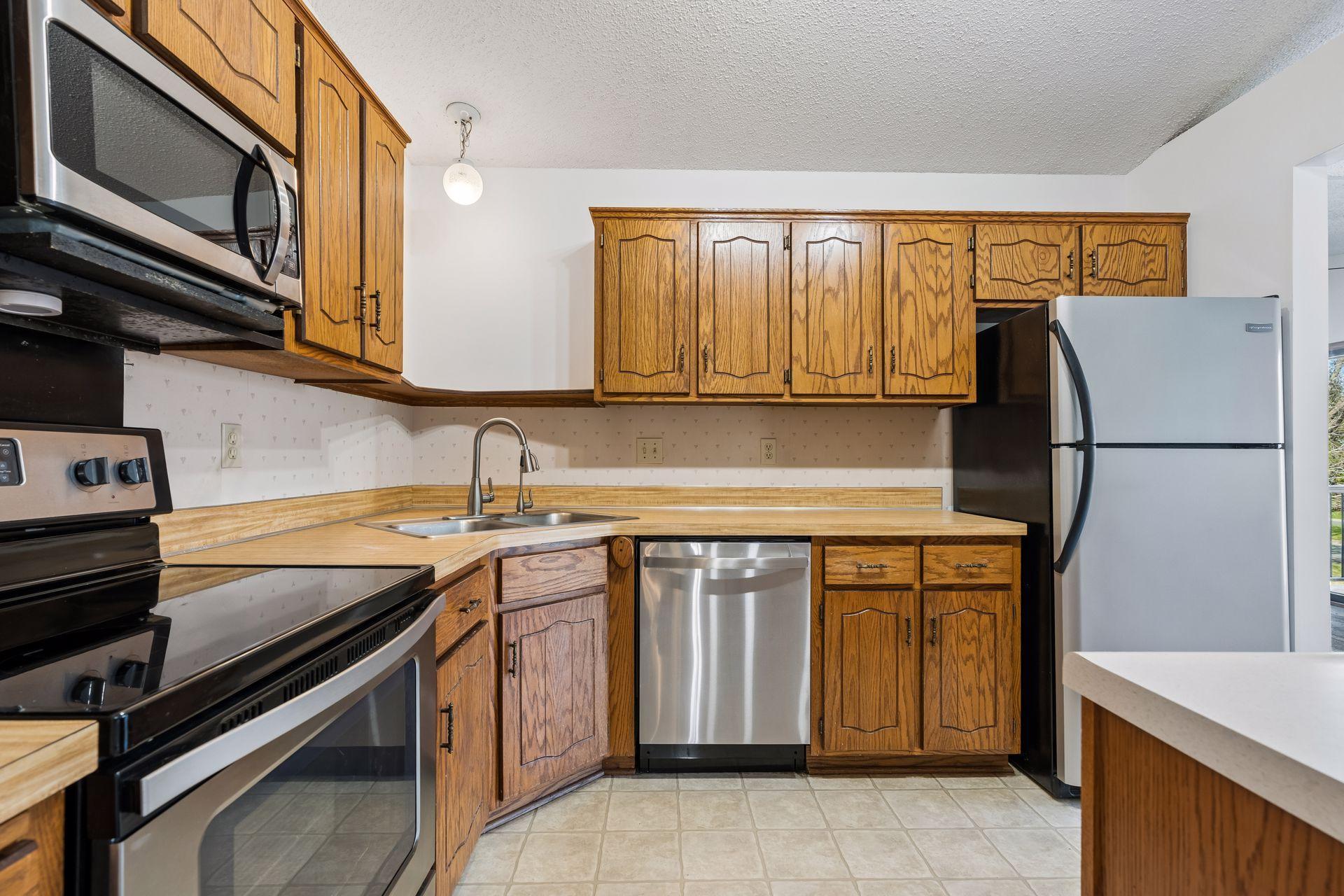Freshly painted kitchen walls (April 2026).