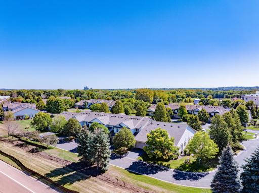 1122 Crystal Place W, Chaska, MN 55318