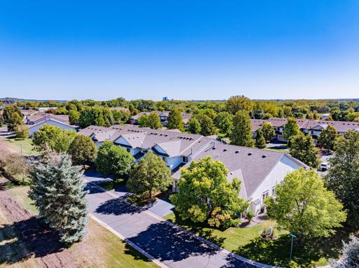 1122 Crystal Place W, Chaska, MN 55318
