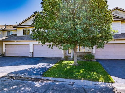 1122 Crystal Place W, Chaska, MN 55318