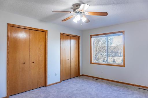 1122 Crystal Place W, Chaska, MN 55318
