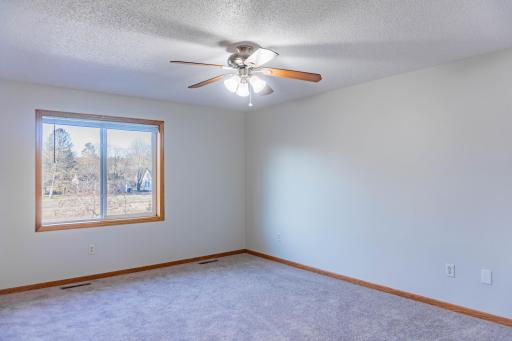 1122 Crystal Place W, Chaska, MN 55318