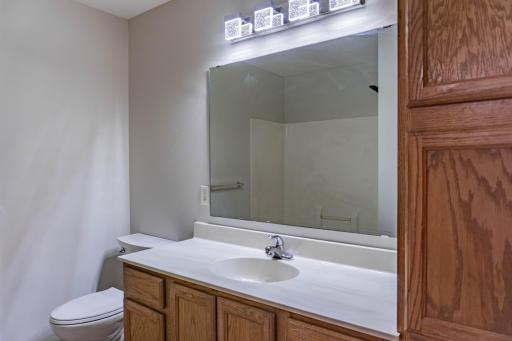 1122 Crystal Place W, Chaska, MN 55318