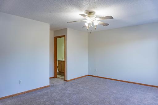 1122 Crystal Place W, Chaska, MN 55318