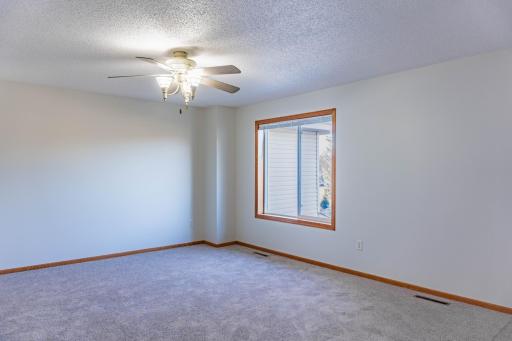 1122 Crystal Place W, Chaska, MN 55318