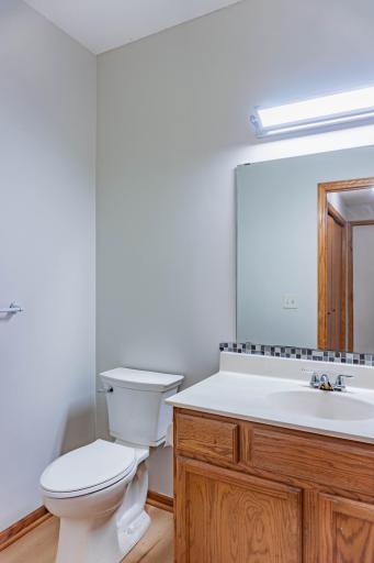 1122 Crystal Place W, Chaska, MN 55318