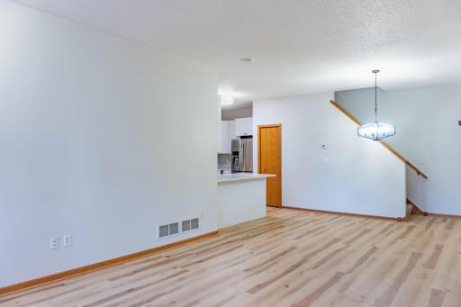 1122 Crystal Place W, Chaska, MN 55318