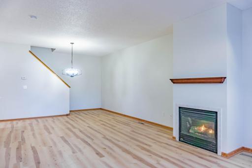1122 Crystal Place W, Chaska, MN 55318