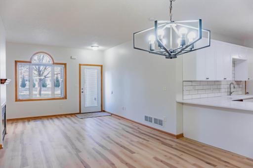 1122 Crystal Place W, Chaska, MN 55318