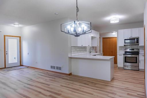 1122 Crystal Place W, Chaska, MN 55318