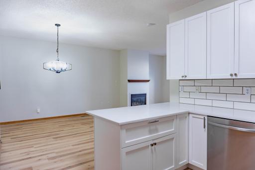 1122 Crystal Place W, Chaska, MN 55318