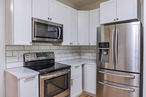 1122 Crystal Place W, Chaska, MN 55318