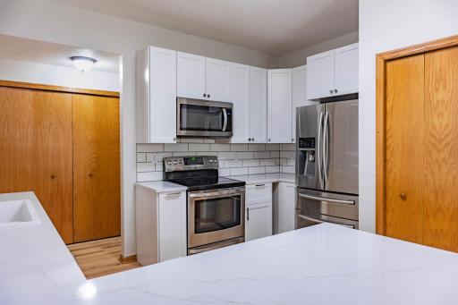 1122 Crystal Place W, Chaska, MN 55318
