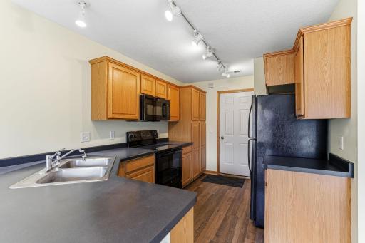 2068 Shryer Court E, North Saint Paul, MN 55109