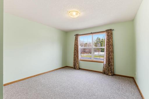 2068 Shryer Court E, North Saint Paul, MN 55109