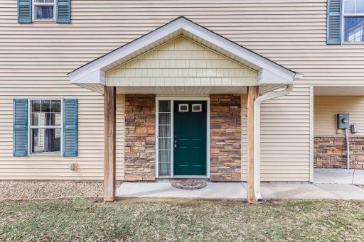 2068 Shryer Court E, North Saint Paul, MN 55109