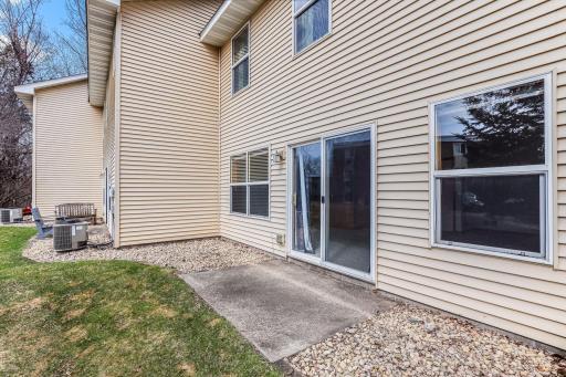 2068 Shryer Court E, North Saint Paul, MN 55109