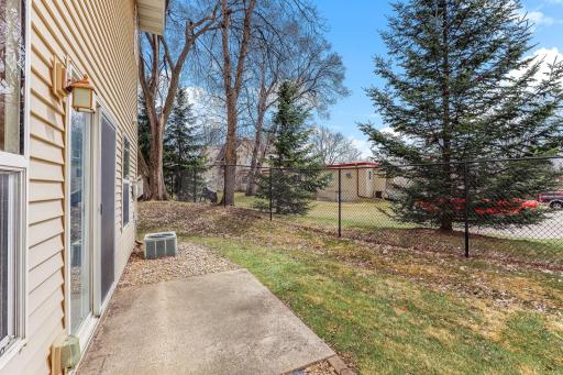 2068 Shryer Court E, North Saint Paul, MN 55109