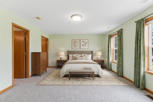 2068 Shryer Court E, North Saint Paul, MN 55109