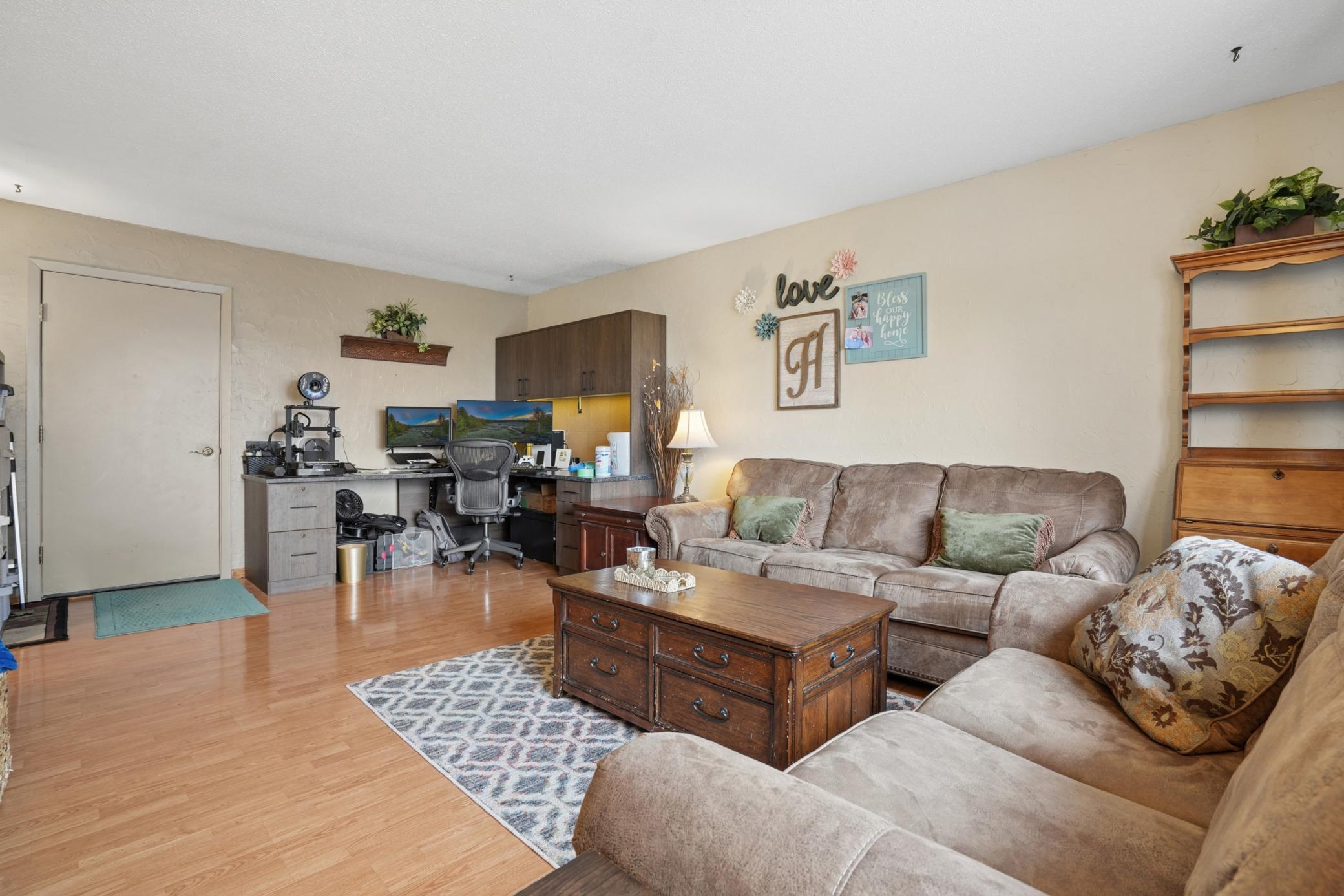 Living Room 4.jpg
