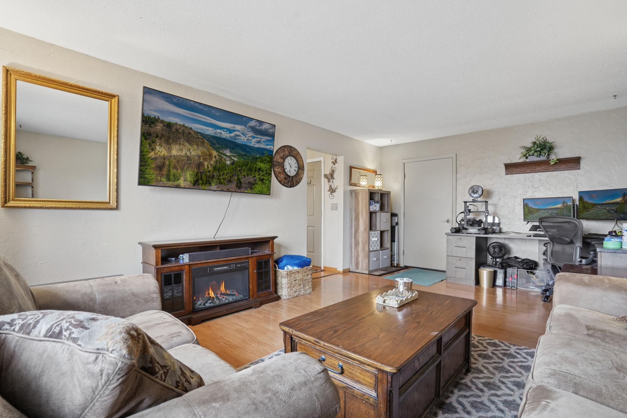 Living Room 3.jpg