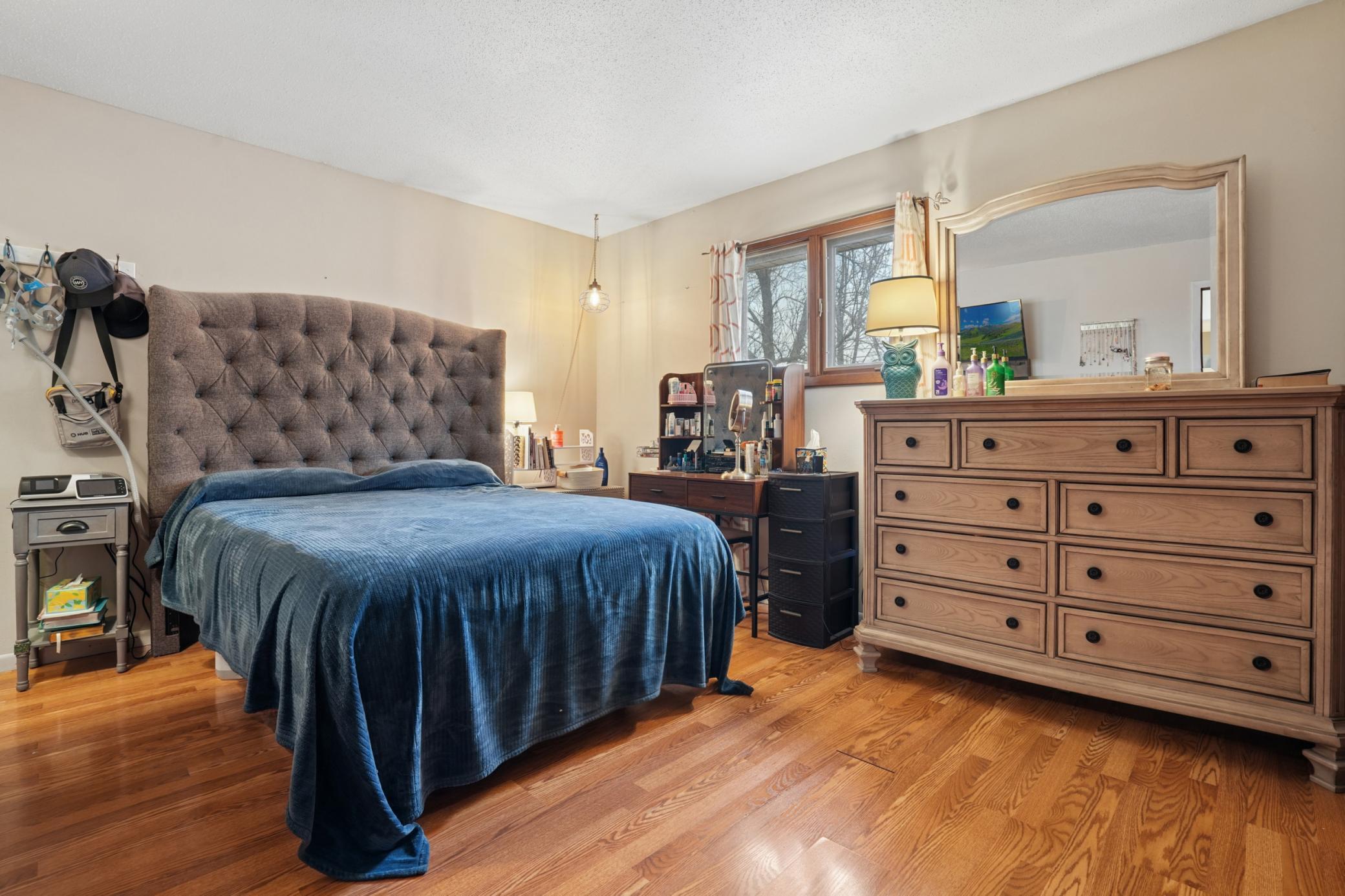 Bed 1.jpg