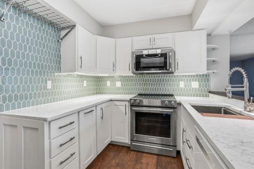6115 Lincoln Drive, 152, Minneapolis, MN 55436