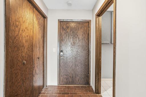 6115 Lincoln Drive, 152, Minneapolis, MN 55436